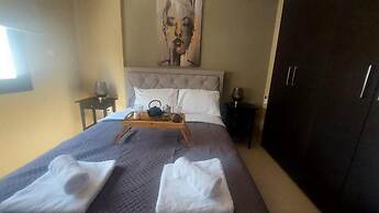 Paramount Gardens Resorts C201