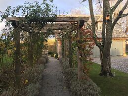 Oak Barn in the Cotswolds Near Moreton in Marsh