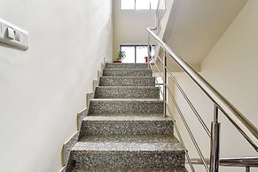 Fabhotel Moon Light Palace