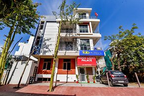 Fabhotel Moon Light Palace