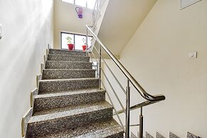 Fabhotel Moon Light Palace