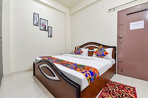 Fabhotel Moon Light Palace