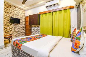 Fabexpress Avenue Villa