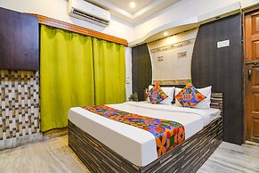 Fabexpress Avenue Villa