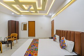 Fabhotel Dhruva