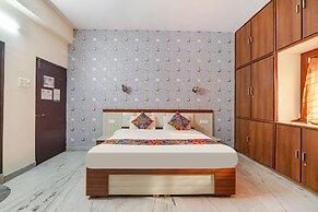 Fabhotel Lavish Palms