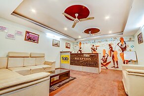 Fabhotel Lavish Palms