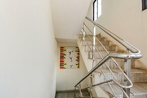 Fabhotel Lavish Palms