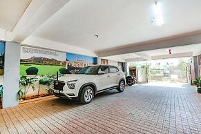 Fabhotel Lavish Palms