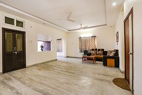 Fabhotel Lavish Palms