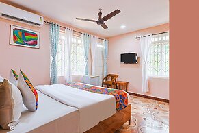 Fabexpress Majestic Inn