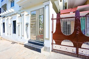 Fabexpress Aditya Guest House