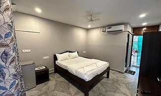 Fabhotel Morjim Cottages