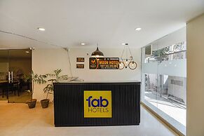 Fabhotel Moon