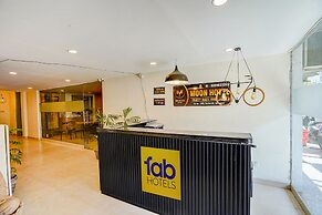 Fabhotel Moon