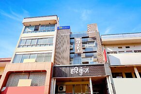 FabHotel Hari Kunj 900 m from Kashi Vishwanath Temple
