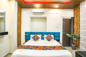 Fabhotel Universal Stay Inn