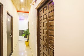 Fabhotel Universal Stay Inn