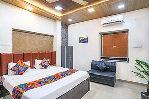 Fabhotel Universal Stay Inn