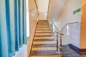 Fabhotel Grand Vista Inn