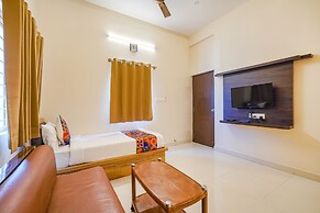 Fabhotel Grand Vista Inn