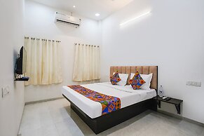Fabhotel Saroj Inn