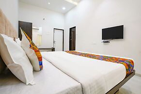 Fabhotel Saroj Inn
