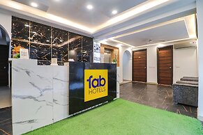 Fabhotel Empire Suites