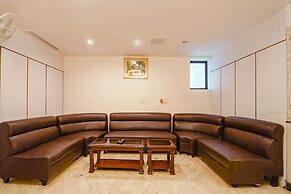 Fabhotel Seven Olives