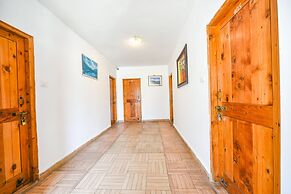 Fabhotel Kanchnikoot