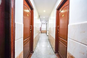 Fabhotel Century Gardens