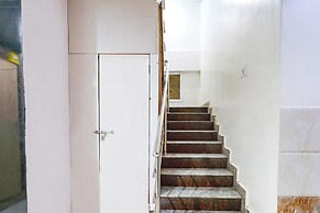 Fabhotel Century Gardens