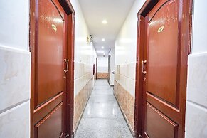 Fabhotel Century Gardens