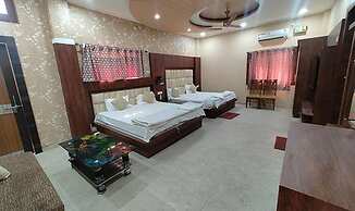 Fabhotel Cm Palace I