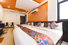 Fabhotel Sanjay Palace