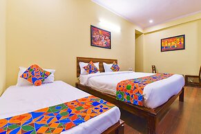 Fabhotel Golden Manor Inn