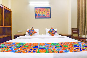 Fabhotel Golden Manor Inn