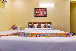 Fabhotel Golden Manor Inn