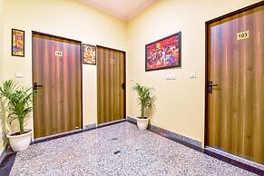 Fabhotel Golden Manor Inn