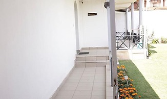 Fabhotel The Island