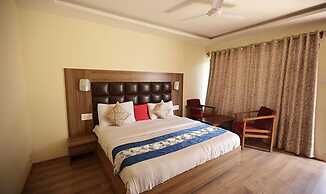 Fabhotel The Island