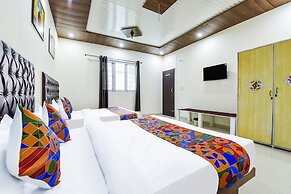 FabHotel Golden Oak Villa