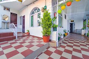 FabHotel Golden Oak Villa