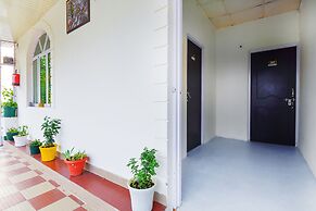 FabHotel Golden Oak Villa