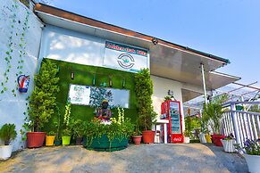 FabHotel Golden Oak Villa