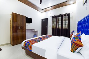 FabHotel Golden Oak Villa