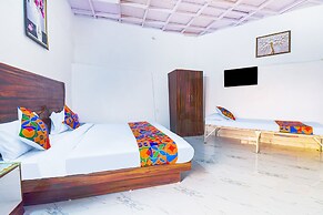 FabHotel Golden Oak Villa