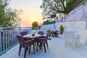 FabHotel Golden Oak Villa