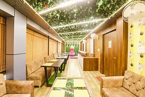 Fabhotel Prime Diamond Palace