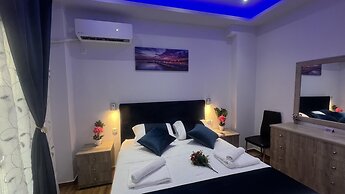 Four Seasons Apartment in Athens